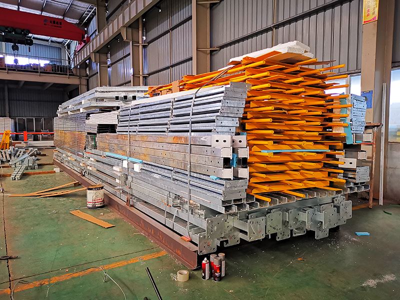 Steel pallet to fit into 40HQ